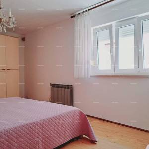 Vodnjan! Prelijepa kuća u nizu u glavnoj ulici grada.