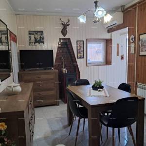 Vodnjan! Prelijepa kuća u nizu u glavnoj ulici grada.