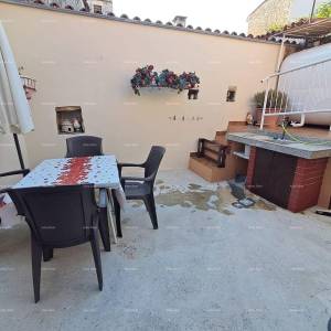 Vodnjan! Prelijepa kuća u nizu u glavnoj ulici grada.