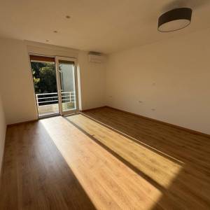 VOJAK, RIJEKA - Potpuno renovirani trosobni stan