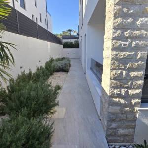 Vrhunska novogradnja u Murteru blizu mora i centra, 109 m2