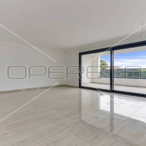 Vrhunska novogradnja u Murteru blizu mora i centra, 109 m2