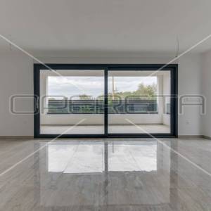 Vrhunska novogradnja u Murteru blizu mora i centra, 109 m2