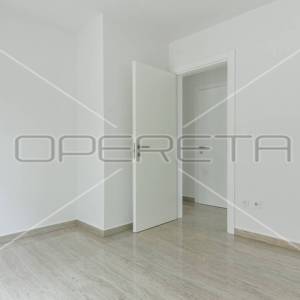 Vrhunska novogradnja u Murteru blizu mora i centra, 109 m2