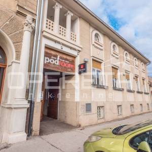 Vrhunska poslovna zgrada u samom centru grada sa noćnim klubom