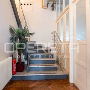 Vrhunska poslovna zgrada u samom centru grada sa noćnim klubom