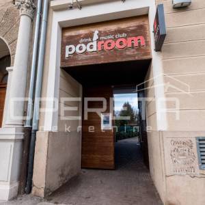 Vrhunska poslovna zgrada u samom centru grada sa noćnim klubom