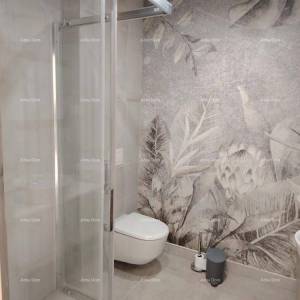 Vrhunski trosoban stan s vrtom i bazenom, namješten