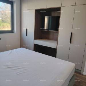 Vrhunski trosoban stan s vrtom i bazenom, namješten