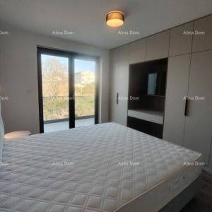 Vrhunski trosoban stan s pogledom na more, namješten