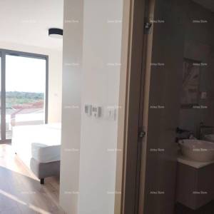 Vrhunski trosoban stan s pogledom na more, namješten