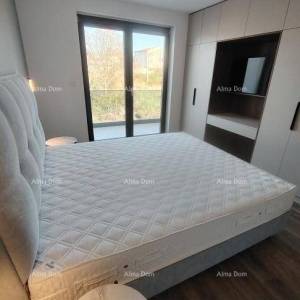 Vrhunski trosoban stan s pogledom na more, namješten