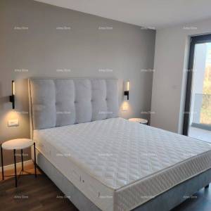 Vrhunski trosoban stan s pogledom na more, namješten