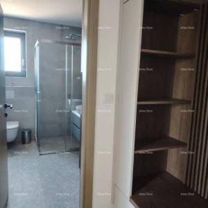 Vrhunski trosoban stan s pogledom na more, namješten