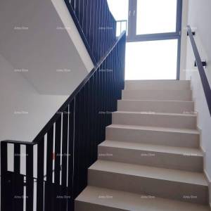 Vrhunski trosoban stan s pogledom na more, namješten