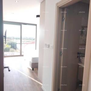 Vrhunski trosoban stan s pogledom na more, namješten