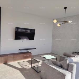 Vrhunski trosoban stan s pogledom na more, namješten