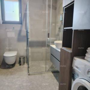 Vrhunski trosoban stan s pogledom na more, namješten