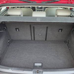 VW Golf 7 1,6 TDI Lounge Xenon,NAV,Grijana sjedala,kuka,park.senzori..