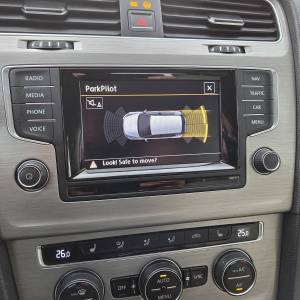 VW Golf 7 1,6 TDI Lounge Xenon,NAV,Grijana sjedala,kuka,park.senzori..