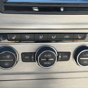 VW Golf 7 1,6 TDI Lounge Xenon,NAV,Grijana sjedala,kuka,park.senzori..