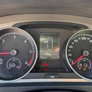 VW Golf 7 1,6 TDI Lounge Xenon,NAV,Grijana sjedala,kuka,park.senzori..