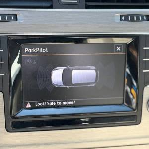 VW Golf 7 1,6 TDI Lounge Xenon,NAV,Grijana sjedala,kuka,park.senzori..