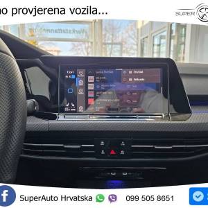 VW Golf 8 R 2.0 TSI 4M DSG Black Style 320 KS, LED+ACC+GR SJED+KAM+PARK
