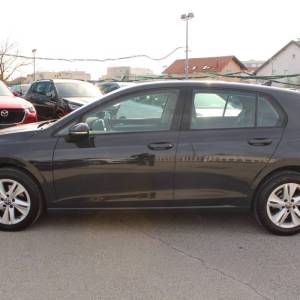 VW Golf VIII 1.0 eTSi DSG
