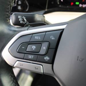 VW Golf VIII 1.0 eTSi DSG