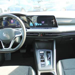 VW Golf VIII 1.0 TSI DSG