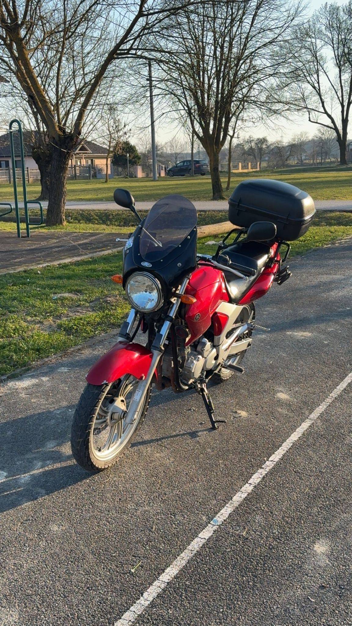Yamaha ybr250
