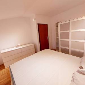 Zagreb-Dubrava, lijepo uređen 3S stan 60m2 s balkonom, zaseban ulaz