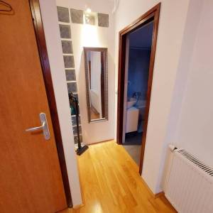 Zagreb-Dubrava, lijepo uređen 3S stan 60m2 s balkonom, zaseban ulaz