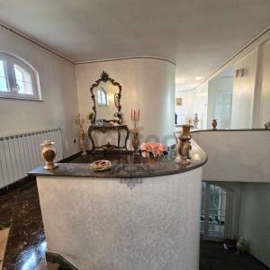 Zagreb-istok, lux obiteljska stambena kuća 280m2 i dvorište 209m2