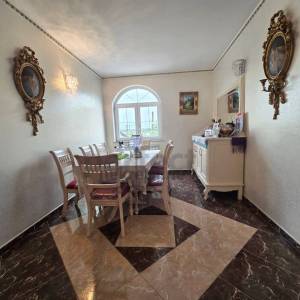 Zagreb-istok, lux obiteljska stambena kuća 280m2 i dvorište 209m2