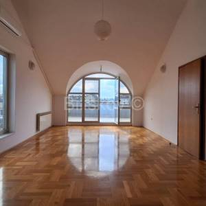 Zagreb, Malešnica,ulica Ante Topića Mimare, trosoban ured