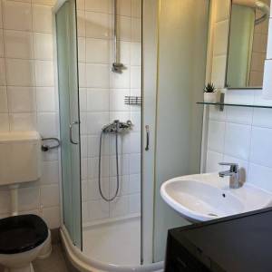 Zagreb-Prekrižje, garsonijera 25m2 u prizemlju kuće, zaseban ulaz