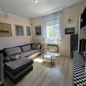 Zagreb, Stenjevec - Male putine, dvoetažni stan, 74m2