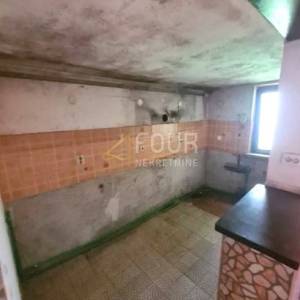 Zagreb, Trnje, samostojeća kuća za adaptaciju