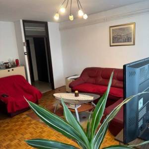 Zagreb-Vrbani,3-sobni stan na 2.katu zgrade s liftom, odlična lokacija