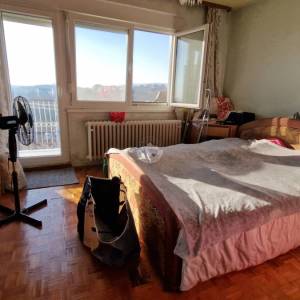 Zagreb-Vrhovec, stan-dvojna kuća, 215m2 s  prostranom okućnicom i pogledom