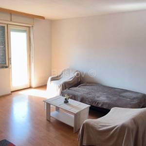 Zagreb,Vukovarska trosobni stan površine 81,50 m2 na drugom katu,lift 