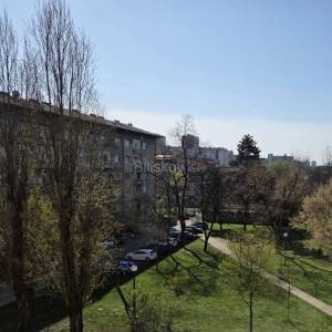 Zagreb,Vukovarska trosobni stan površine 81,50 m2 na drugom katu,lift 