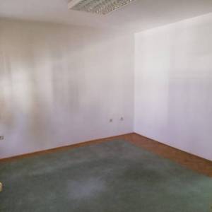 Zakup: Vlaška-Iblerov trg, 4-sob. poslovni prostor, 120m2, 4.kat, lift