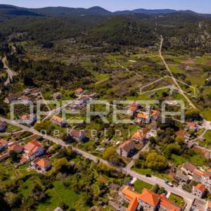 Zemljište-440m2, s potencijalom, Žrnovo, otok Korčula