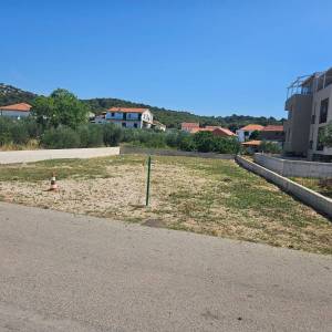 Zemljište 589 m² s dozvolom i projektom – Jezera