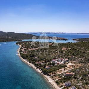 Zemljište prvi red do mora 3118 m² – Kukljica