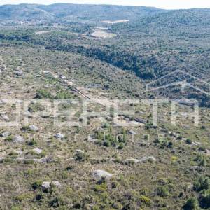 Zemljište u unutrašnjosti otoka Brača, 4112 m2, Donji Humac