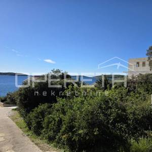Ženka, Vis, 430,00 m2, 301.000,00 EUR
